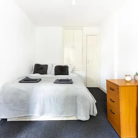 Lovely Garden 2bd Flat In Apartment London