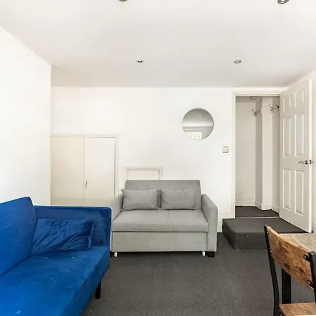 Lovely Garden 2bd Flat In London
