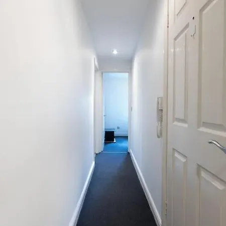 Lovely Garden 2bd Flat In * London
