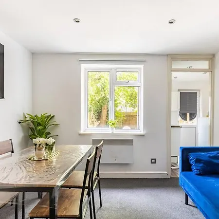 Lovely Garden 2bd Flat In