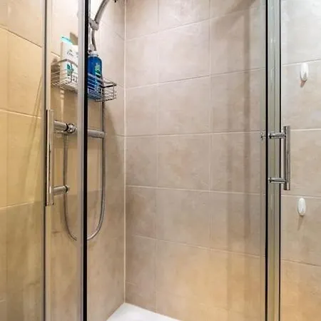 Apartment Lovely Garden 2bd Flat In