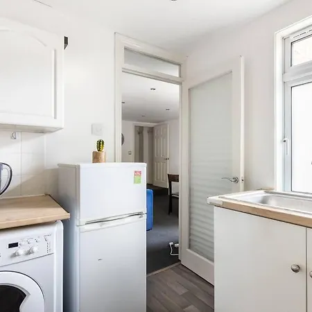 Lovely Garden 2bd Flat In Apartment London