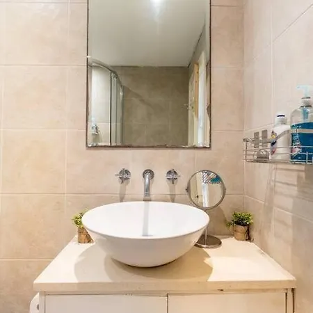 Apartment Lovely Garden 2bd Flat In London