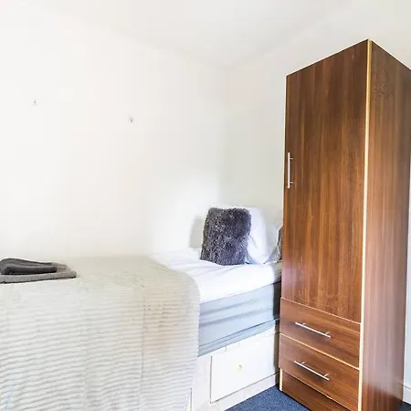 Lovely Garden 2bd Flat In Apartment London