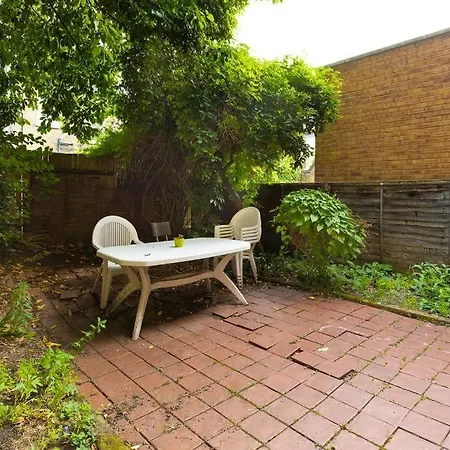 Apartment Lovely Garden 2bd Flat In *