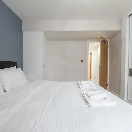 Pass The Keys 4 Bed House Parking 5 Mins Station Sidcup