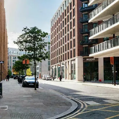 1br Gem In Shared Near O2 Arena & Excel With Patio, Private Bath, Free Parking & Garden * London