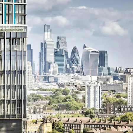 Apartment Luxury High-rise 21st Floor 2 Bedroom 2 Bath Flat London