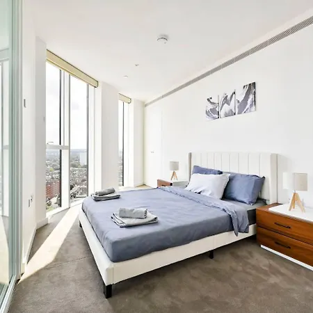 Luxury High-rise 21st Floor 2 Bedroom 2 Bath Flat Apartment *