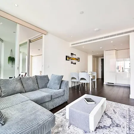Apartment Luxury High-rise 21st Floor 2 Bedroom 2 Bath Flat London