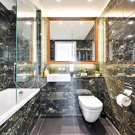 Apartment Luxury High-rise 21st Floor 2 Bedroom 2 Bath Flat