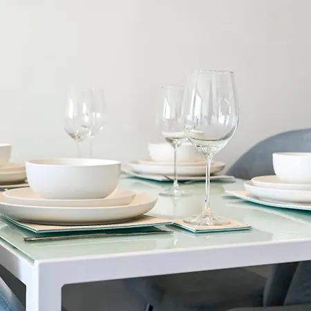 Luxury High-rise 21st Floor 2 Bedroom 2 Bath Flat * London