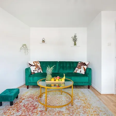 Bright N' Charming Air Conditioned Two Bed In Heart Of Apartamento