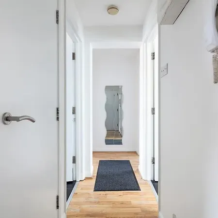 Apartamento Bright N' Charming Air Conditioned Two Bed In Heart Of *