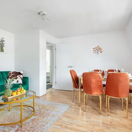 Bright N' Charming Air Conditioned Two Bed In Heart Of Apartamento