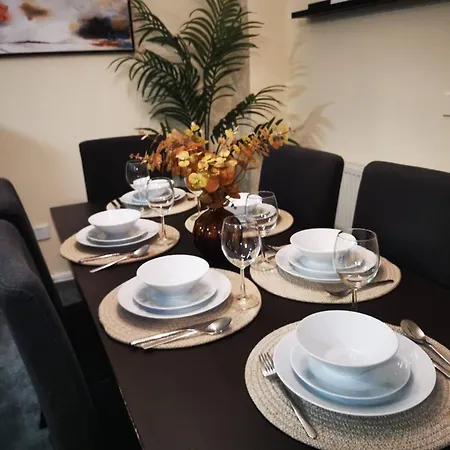 Cozy Near O2 Arena Holiday home *
