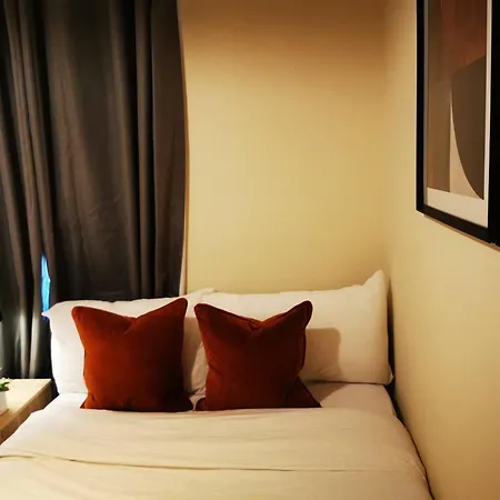 Cozy Near O2 Arena Holiday home *