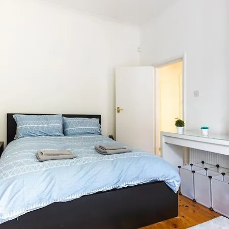 Apartment Lovely Garden Flat In London