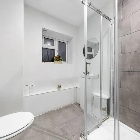 Near Kings Cross Sleep 12 Sp7 *