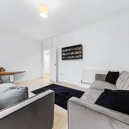 Near Kings Cross Sleep 12 Sp7 Apartment London