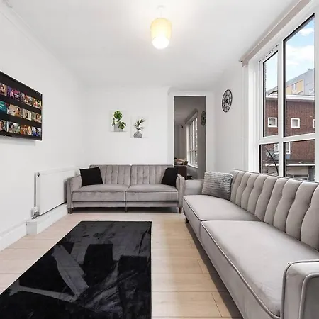 Near Kings Cross Sleep 12 Sp7 Apartment London