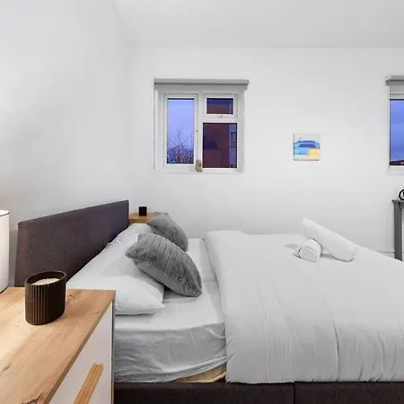 Near Kings Cross Sleep 12 Sp7 Apartment