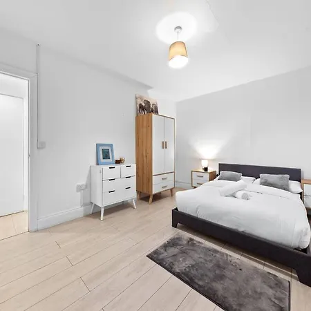 Near Kings Cross Sleep 12 Sp7