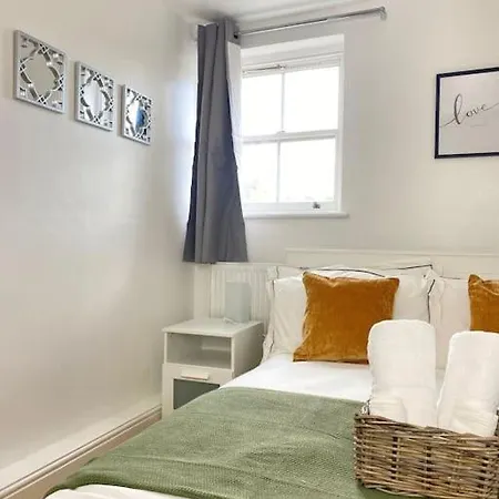 Shoreditch Central * London