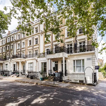Chic 1 Bedroom Parkview Flat At Arundel Square * Londra