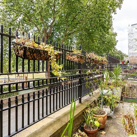 Appartamento Chic 1 Bedroom Parkview Flat At Arundel Square
