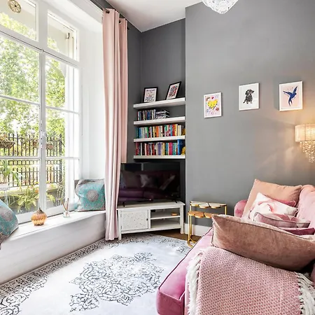 Chic 1 Bedroom Parkview Flat At Arundel Square Appartamento
