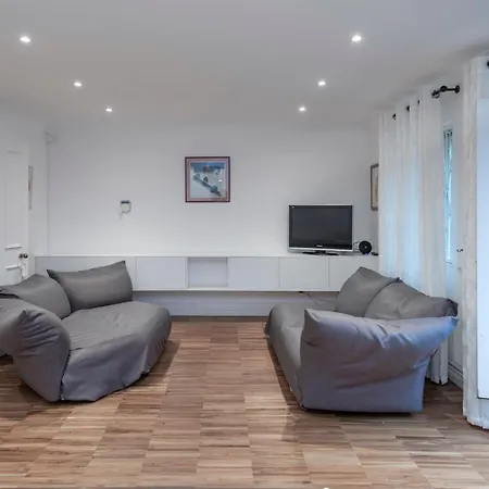 Apartment Kensington Tower