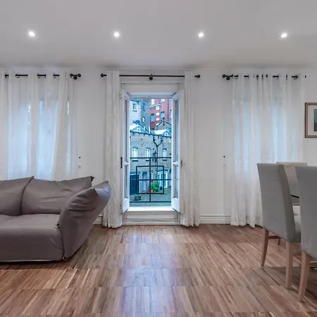 Apartment Kensington Tower