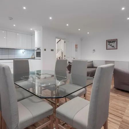 Apartment Kensington Tower *