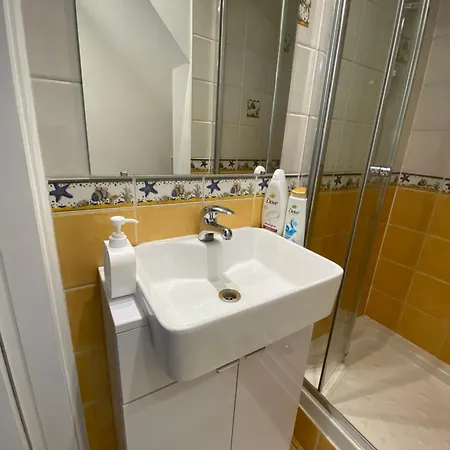 Flat In West Kensington