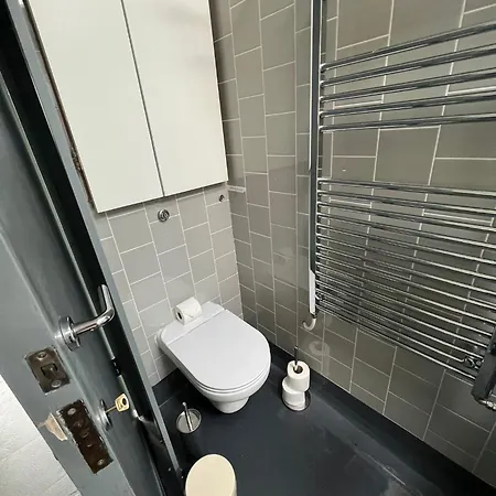 One Bed House In Camden Town London