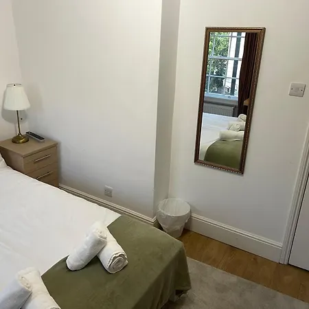 Apartment Caledonian Spacious