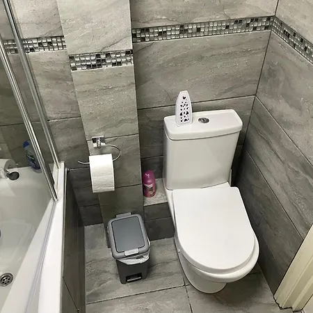 Caledonian Spacious * London