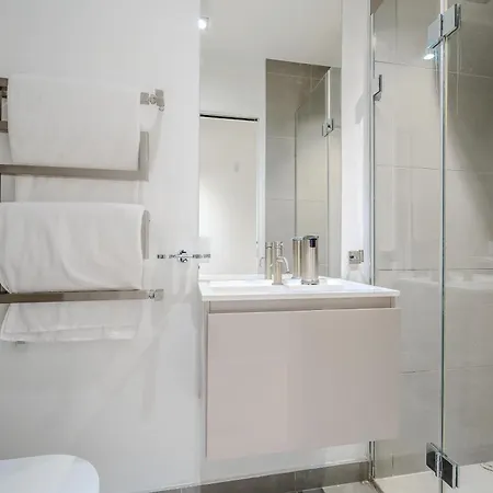 Apartment Stunning 1 Bedroom In The Heart Of *