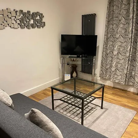 1-bed In Archway N19 3nu * London