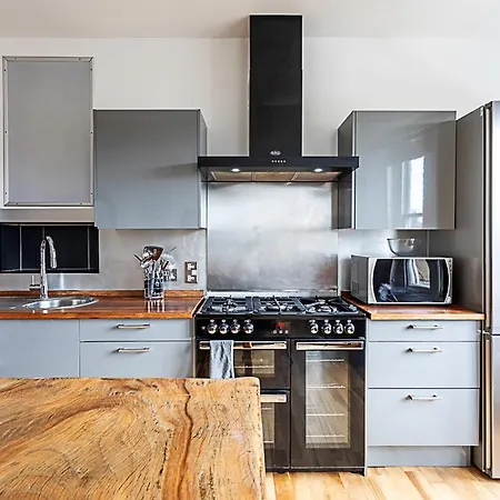 Contemporary Open Plan Penthouse * London