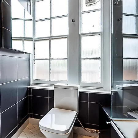 Contemporary Open Plan Penthouse * London