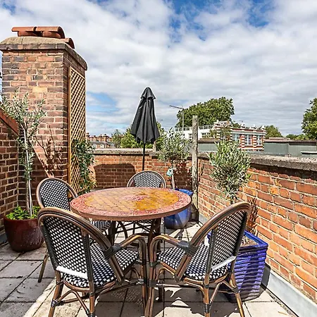 Contemporary Open Plan Penthouse * London