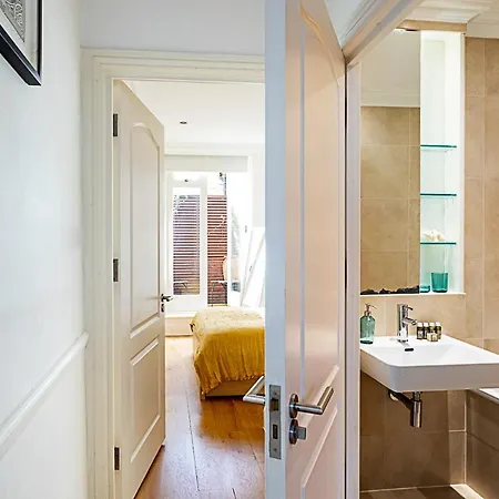 Charming One Bedroom Flat In Islington Holiday home *