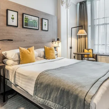 Hotel Princes Square 4*