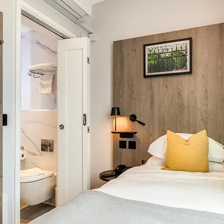 Hotel Princes Square 4*