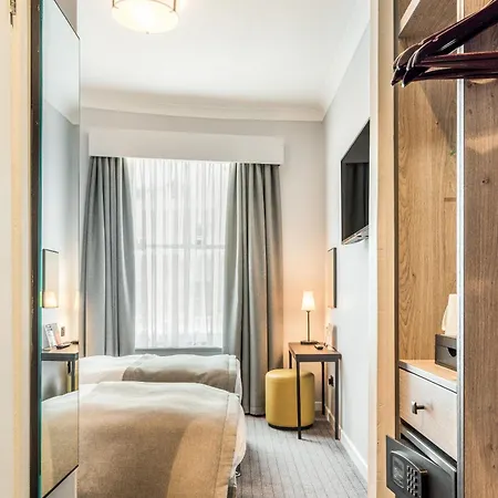 Princes Square Hotel