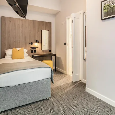 Hotel Princes Square 4*
