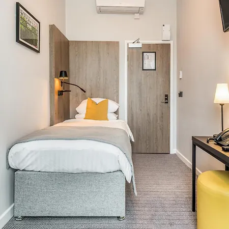 Princes Square 4*