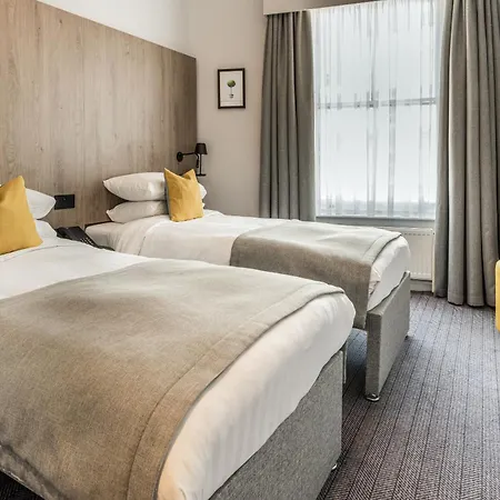 Princes Square Hotel 4*